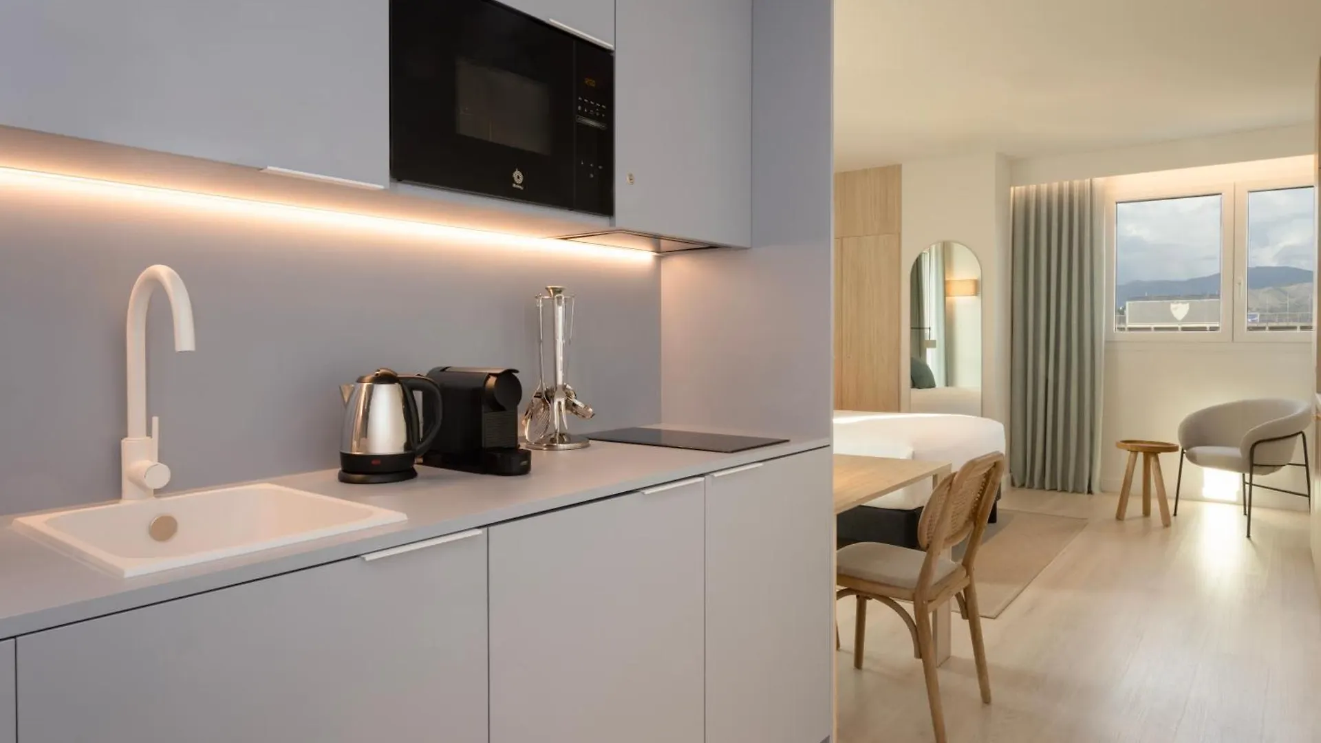 Отель Staybridge Suites & Apartments Malaga By Ihg